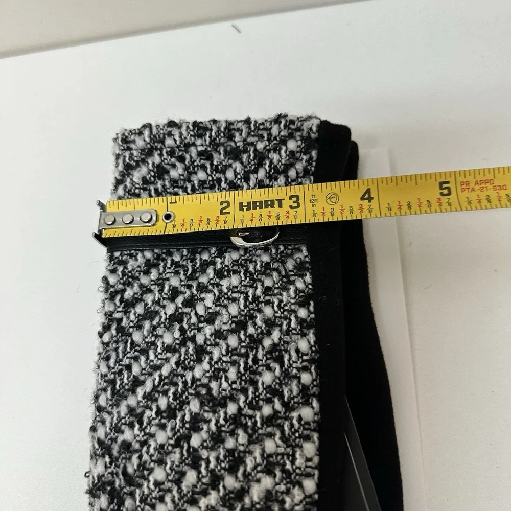 BCBG Maxazria Classic Tweed Gloves Black White Size S/M Ladies NEW